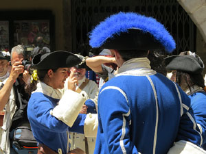 Girona resisteix! Jornades de recreaci&oacute; hist&ograve;rica de la Guerra de Successi&oacute;. Presentaci&oacute; dels grups i jura de bandera