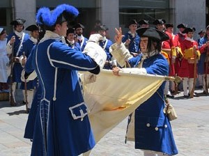 Girona resisteix! Jornades de recreaci&oacute; hist&ograve;rica de la Guerra de Successi&oacute;. Presentaci&oacute; dels grups i jura de bandera