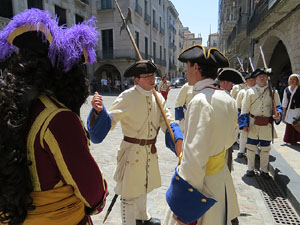 Girona resisteix! Jornades de recreaci&oacute; hist&ograve;rica de la Guerra de Successi&oacute;. Presentaci&oacute; dels grups i jura de bandera