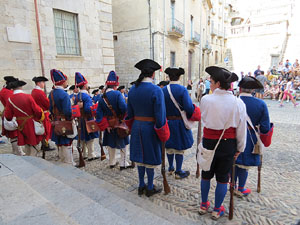 Girona resisteix! Jornades de recreaci&oacute; hist&ograve;rica de la Guerra de Successi&oacute;. Presentaci&oacute; de l'esdeveniment a la pla&ccedil;a de la Catedral