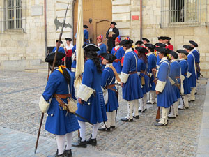 Girona resisteix! Jornades de recreaci&oacute; hist&ograve;rica de la Guerra de Successi&oacute;. Presentaci&oacute; de l'esdeveniment a la pla&ccedil;a de la Catedral
