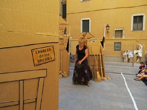 Festival inund'ART 2015. El carrer&oacute; de les bruixes