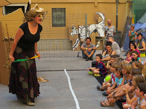 Festival inund'ART 2015. El carrer&oacute; de les bruixes