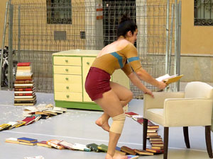 Festival inund'ART 2015. Espectacle Irakurriz, de Shakti Olaizola