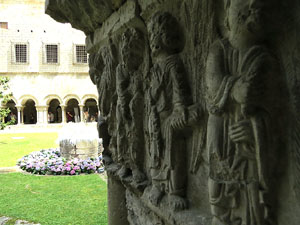 Temps de Flors 2015. Decoraci&oacute; floral del claustre de la Catedral
