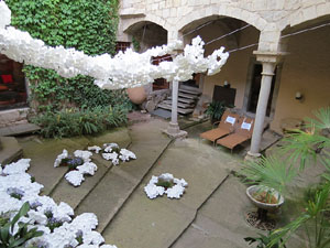 Temps de Flors 2015. Carrer de la For&ccedil;a. Patis, espais, carrerons