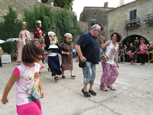Und&agrave;rius, festival d'estiu de Girona de cultura popular i tradicional. Cercavila de Fal&middot;lera Gironina