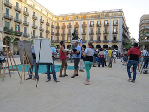 Und&agrave;rius, festival d'estiu de Girona de cultura popular i tradicional. Assajos dels Marrecs de Salt a la pla&ccedil;a Independ&egrave;ncia