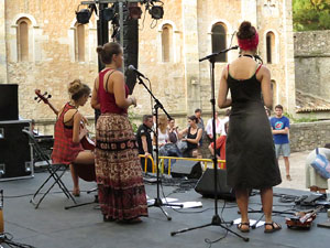 Und&agrave;rius, festival d'estiu de Girona de cultura popular i tradicional. Activitats musicals