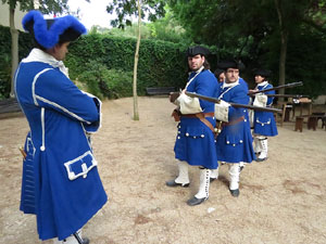 Und&agrave;rius, festival d'estiu de Girona de cultura popular i tradicional. Campament de la Guerra de Successi&oacute; als Jardins del doctor Figueras