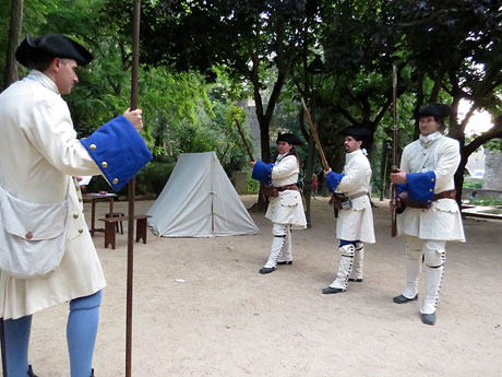 Und&agrave;rius, festival d'estiu de Girona de cultura popular i tradicional. Campament de la Guerra de Successi&oacute; als Jardins del doctor Figueras