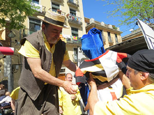 Festes de Primavera de Girona 2016. Penjada del Tarl&agrave;. La cercavila