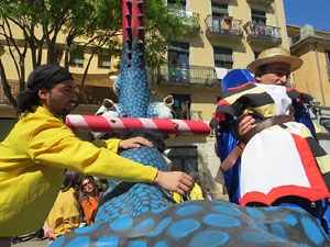 Festes de Primavera de Girona 2016. Penjada del Tarl&agrave;. La cercavila