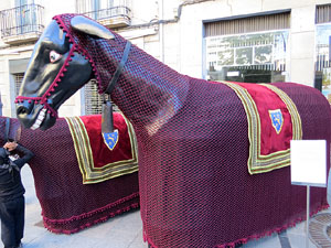Festes de Primavera de Girona 2016. Cercavila de mulasses amb la Mula Baba i les Mulasses de Vilanova i la Geltr&uacute;