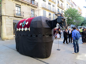 Festes de Primavera de Girona 2016. Cercavila de mulasses amb la Mula Baba i les Mulasses de Vilanova i la Geltr&uacute;