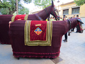 Festes de Primavera de Girona 2016. Cercavila de mulasses amb la Mula Baba i les Mulasses de Vilanova i la Geltr&uacute;