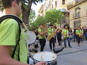 Festes de Primavera de Girona 2016. Cercavila de mulasses amb la Mula Baba i les Mulasses de Vilanova i la Geltr&uacute;