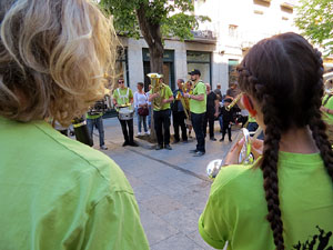 Festes de Primavera de Girona 2016. Cercavila de mulasses amb la Mula Baba i les Mulasses de Vilanova i la Geltr&uacute;