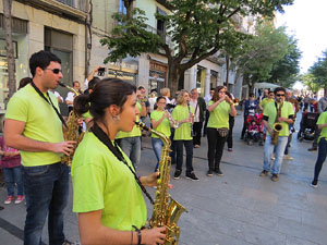Festes de Primavera de Girona 2016. Cercavila de mulasses amb la Mula Baba i les Mulasses de Vilanova i la Geltr&uacute;