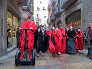 Festival de Llucifers i Satanassos. Celebraci&oacute; de 35 anys de Pastorets a Girona