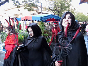 Festival de Llucifers i Satanassos. Celebraci&oacute; de 35 anys de Pastorets a Girona