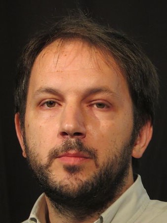 El director de la publicaci&oacute;, Jordi Mart&iacute;, durant la seva intervenci&oacute;