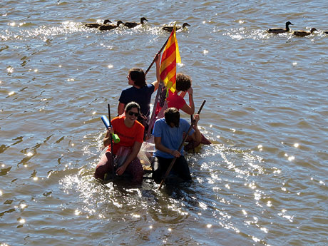 Fires 2015. Quarta baixada d'andr&ograve;mines per l'Onyar