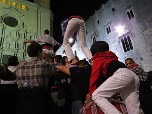 Fires 2015. Assaig de pilar de 4 a les escales de la Catedral pels Marrecs de Salt