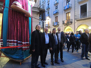 Fires 2015. Ball de la Cercavila del Preg&oacute; a la pla&ccedil;a del Vi