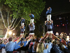 Fires 2015. Els castells de vig&iacute;lia, amb els Marrecs de Salt i Castellers de l'Alt Maresme