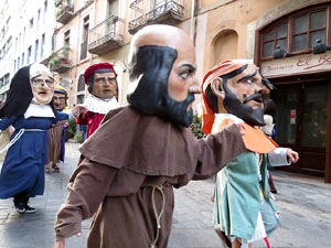 Fires 2015. Cercavila d'inici de Fires amb Fal&middot;lera Gironina, els gegants de Santa Eug&egrave;nia, els gegants de l'Esquerra del Ter, la Mula Baba i la Girona Marxing Band