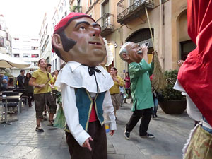 Fires 2015. Cercavila d'inici de Fires amb Fal&middot;lera Gironina, els gegants de Santa Eug&egrave;nia, els gegants de l'Esquerra del Ter, la Mula Baba i la Girona Marxing Band