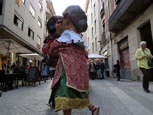Fires 2015. Cercavila d'inici de Fires amb Fal&middot;lera Gironina, els gegants de Santa Eug&egrave;nia, els gegants de l'Esquerra del Ter, la Mula Baba i la Girona Marxing Band