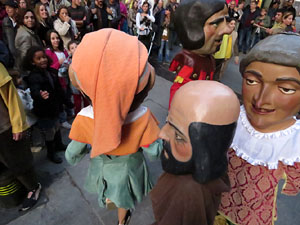 Fires 2015. Cercavila d'inici de Fires amb Fal&middot;lera Gironina, els gegants de Santa Eug&egrave;nia, els gegants de l'Esquerra del Ter, la Mula Baba i la Girona Marxing Band
