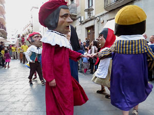 Fires 2015. Cercavila d'inici de Fires amb Fal&middot;lera Gironina, els gegants de Santa Eug&egrave;nia, els gegants de l'Esquerra del Ter, la Mula Baba i la Girona Marxing Band