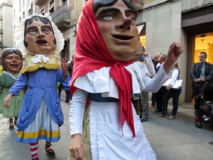 Fires 2015. Cercavila d'inici de Fires amb Fal&middot;lera Gironina, els gegants de Santa Eug&egrave;nia, els gegants de l'Esquerra del Ter, la Mula Baba i la Girona Marxing Band