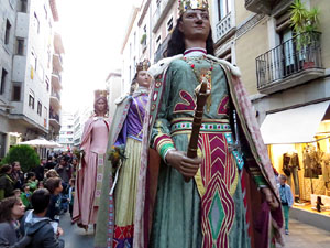 Fires 2015. Cercavila d'inici de Fires amb Fal&middot;lera Gironina, els gegants de Santa Eug&egrave;nia, els gegants de l'Esquerra del Ter, la Mula Baba i la Girona Marxing Band