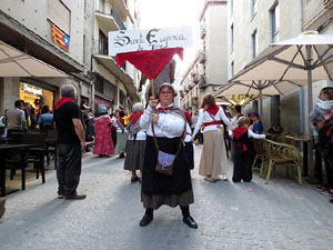 Fires 2015. Cercavila d'inici de Fires amb Fal&middot;lera Gironina, els gegants de Santa Eug&egrave;nia, els gegants de l'Esquerra del Ter, la Mula Baba i la Girona Marxing Band