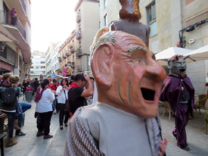 Fires 2015. Cercavila d'inici de Fires amb Fal&middot;lera Gironina, els gegants de Santa Eug&egrave;nia, els gegants de l'Esquerra del Ter, la Mula Baba i la Girona Marxing Band
