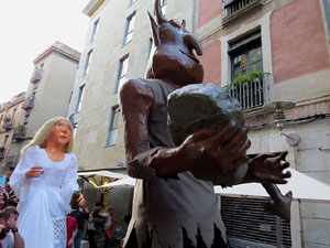 Fires 2015. Cercavila d'inici de Fires amb Fal&middot;lera Gironina, els gegants de Santa Eug&egrave;nia, els gegants de l'Esquerra del Ter, la Mula Baba i la Girona Marxing Band