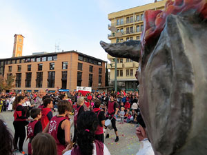 Fires 2015. Cercavila d'inici de Fires amb Fal&middot;lera Gironina, els gegants de Santa Eug&egrave;nia, els gegants de l'Esquerra del Ter, la Mula Baba i la Girona Marxing Band