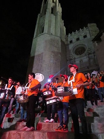 Actuaci&oacute; de les formacions a la pla&ccedil;a de Sant Feliu