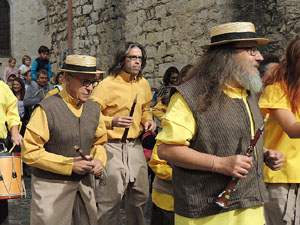 Fires 2015. Passejada pel Barri Vell amb els capgrossos de Girona