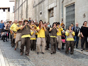 Fires 2015. Passejada pel Barri Vell amb els capgrossos de Girona