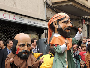 Fires 2015. Passejada pel Barri Vell amb els capgrossos de Girona