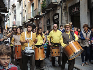 Fires 2015. Passejada pel Barri Vell amb els capgrossos de Girona