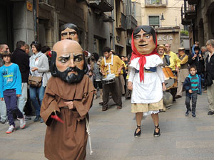 Fires 2015. Passejada pel Barri Vell amb els capgrossos de Girona