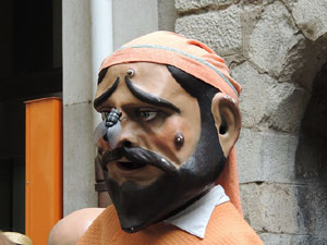 Fires 2015. Passejada pel Barri Vell amb els capgrossos de Girona