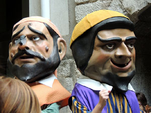 Fires 2015. Passejada pel Barri Vell amb els capgrossos de Girona
