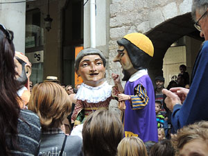Fires 2015. Passejada pel Barri Vell amb els capgrossos de Girona